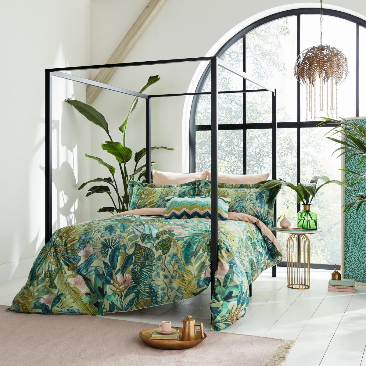 Floreana Floral Bedding Duvet Cover and Pillowcase by Harlequin in Leaf Coral 220x230cm – image 1