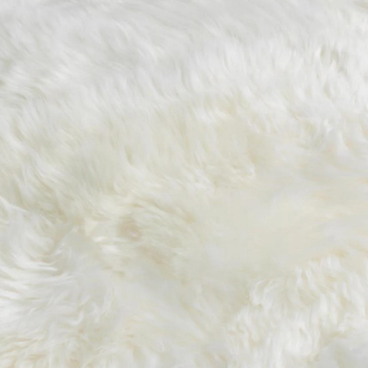 Loburn New Zealand Sheepskin Rug in Natural WhiteDouble – image 4