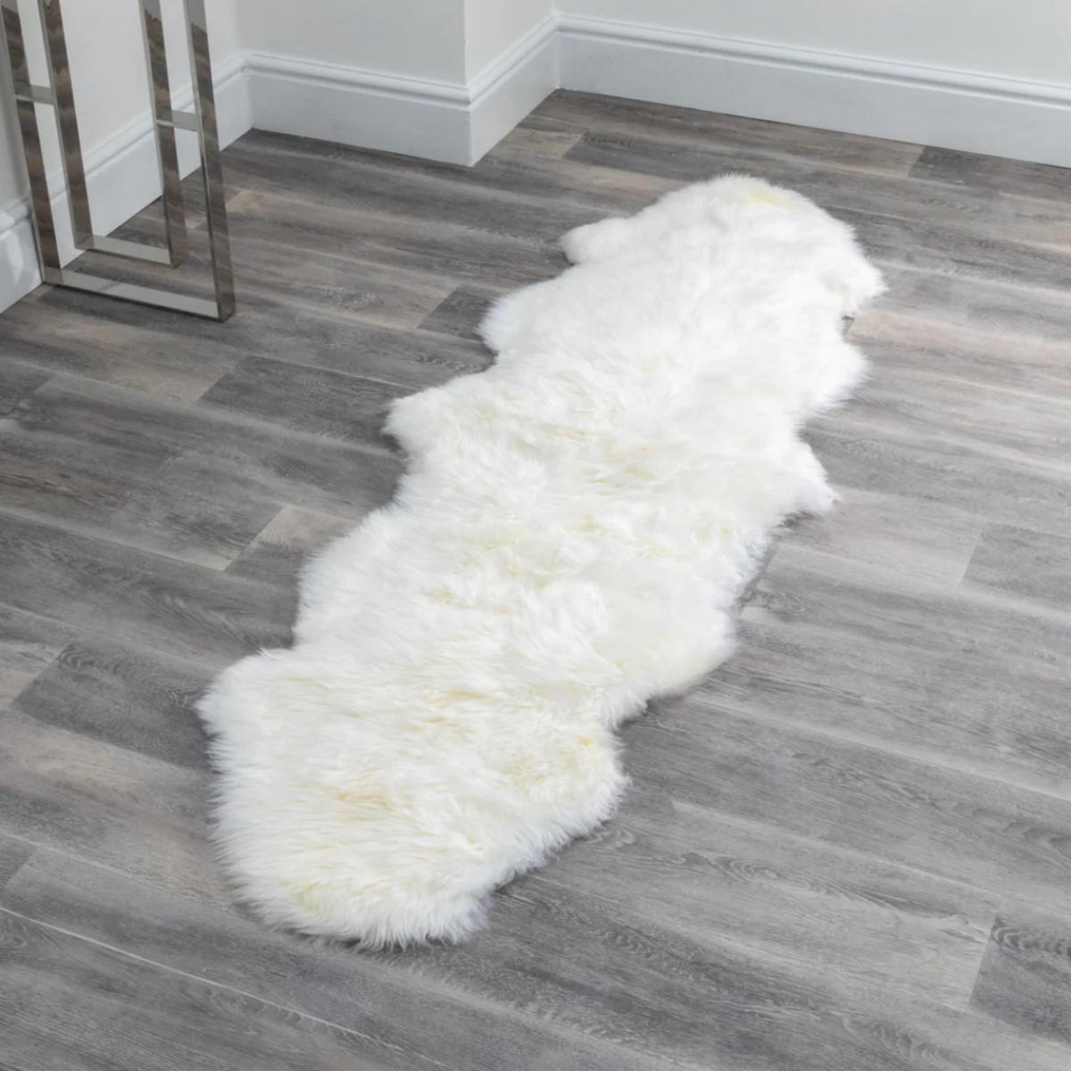 Loburn New Zealand Sheepskin Rug in Natural WhiteDouble – image 1