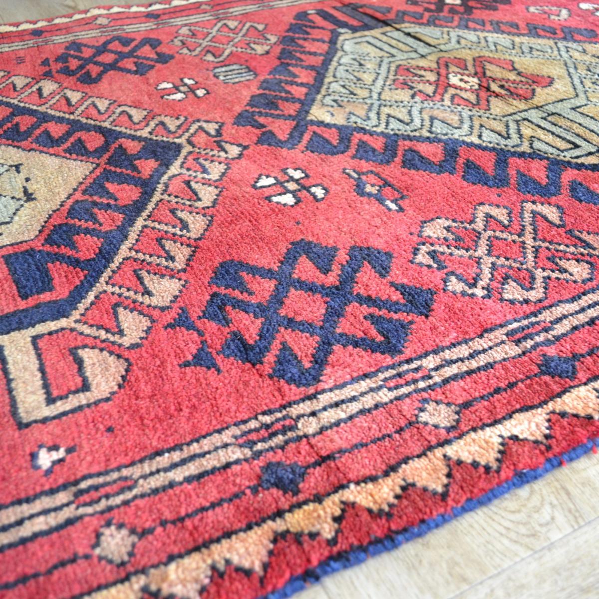 Meshkin 16630 Traditional Hand Knotted Wool Runner Rug in Red&nbsp;93x307cm – image 3