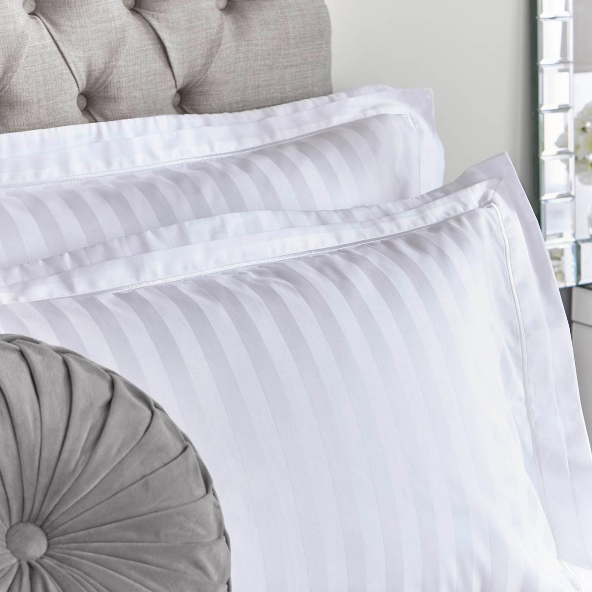 Shalford Cotton Bedding Set by Laura Ashley in White137x200cm – image 4