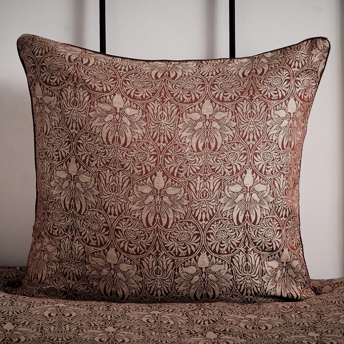Crown Imperial Floral Bedding by Morris & Co in Red 230x220cm – image 3
