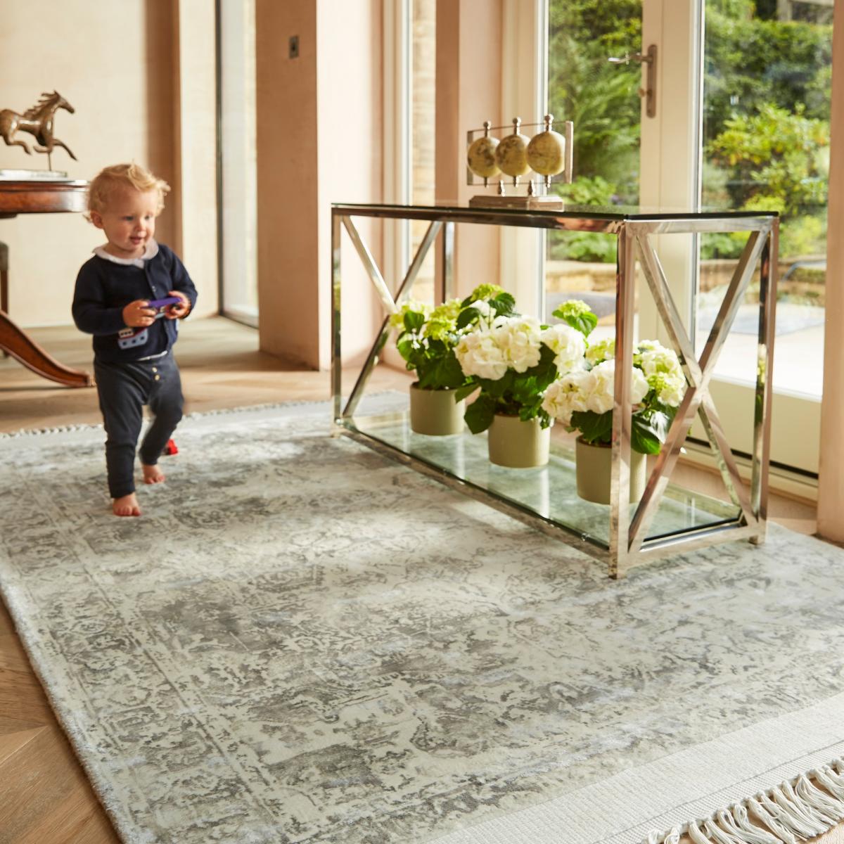 Vintage Fringe Traditional Distressed Rugs in Mocha Oyster – image 1