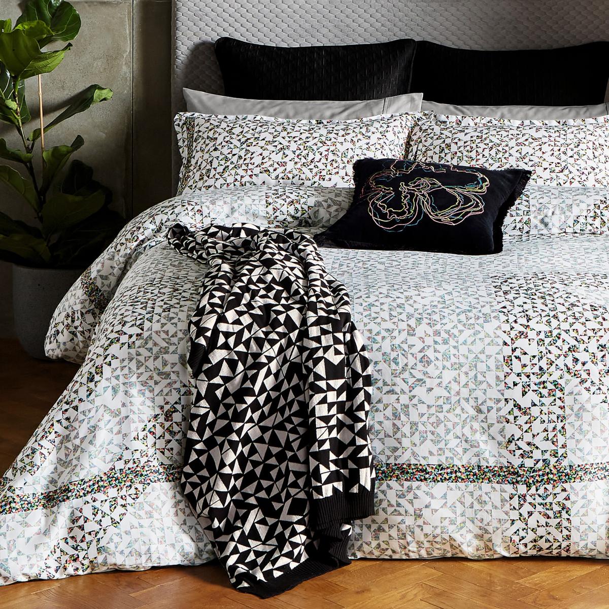 Uxman Geometric Bedding Duvet Cover and Pillowcase by Ted Baker in Multi 140x200cm – image 2