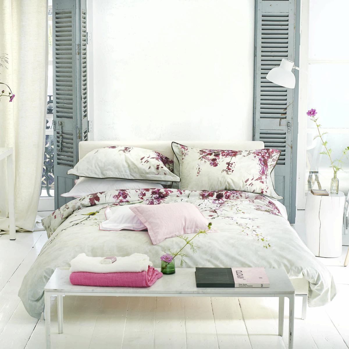 Shinsa Duvet Cover and Pillowcase in Blossom Pink By Designers Guild Bedding&nbsp;200x200cm – image 2