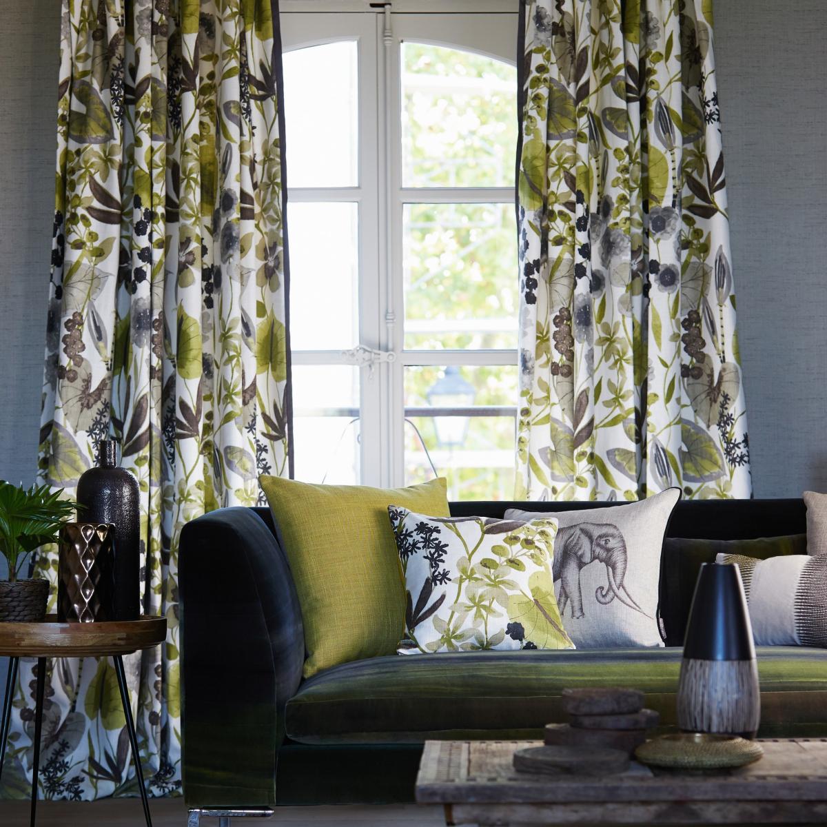Raya Textured Plain Wallpaper 111037 by Harlequin in Pebble Grey Roll – image 1