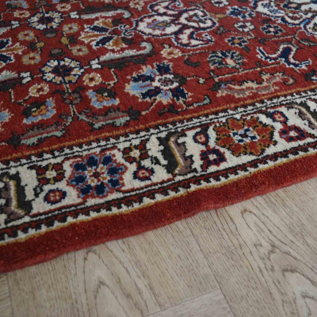 Arad Traditional Hand Knotted Wool Runner Rug in Red 76x311cm – image 3