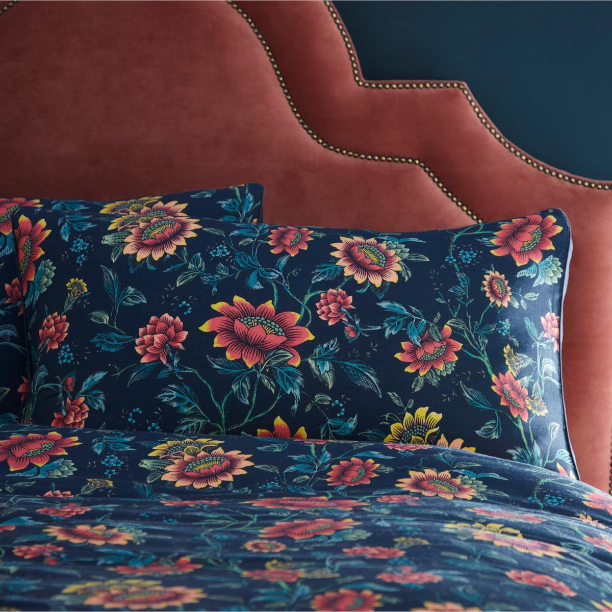 Tonquin Floral Bedding By Wedgwood in Midnight Blue 220x230cm – image 3