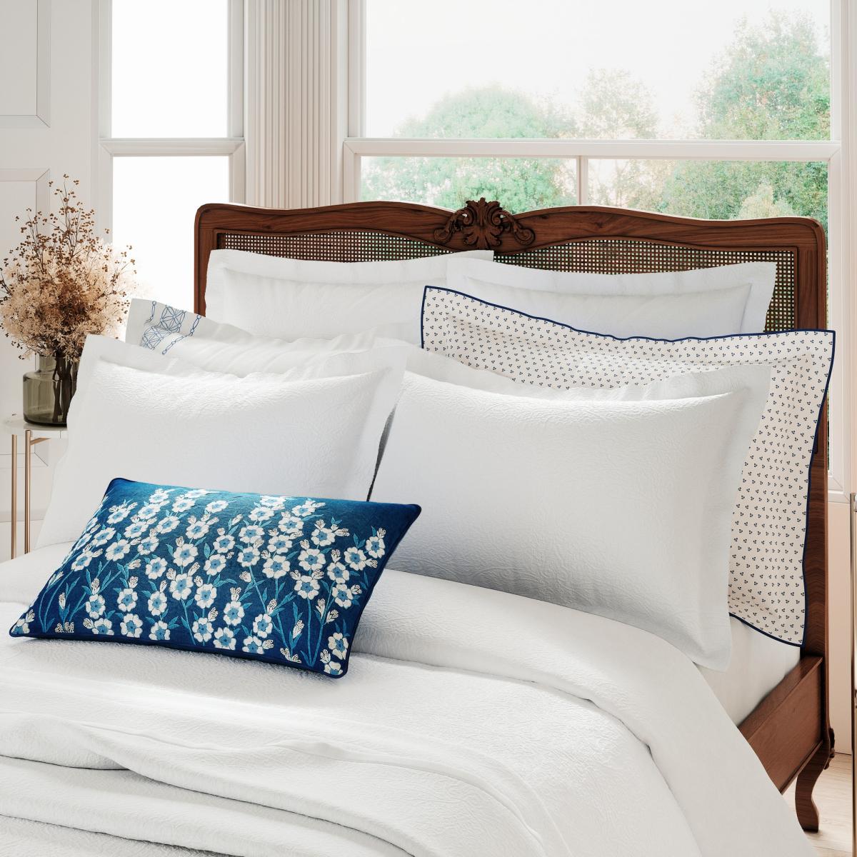 Samara Textured Cotton Bedding by V&A in White 200x200cm – image 3