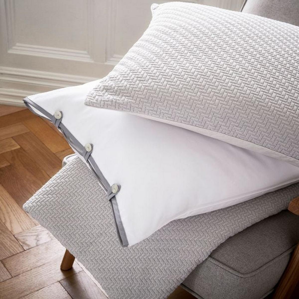Komoro Plain Ribbon Piping Cotton Bedding in White Grey 140x200cm – image 4