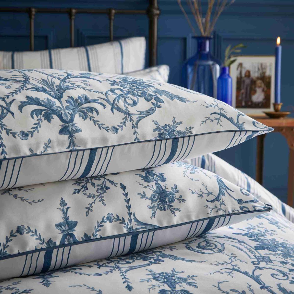 Tuileries Bedding Set by Laura Ashley in Midnight Blue220x230cm – image 3