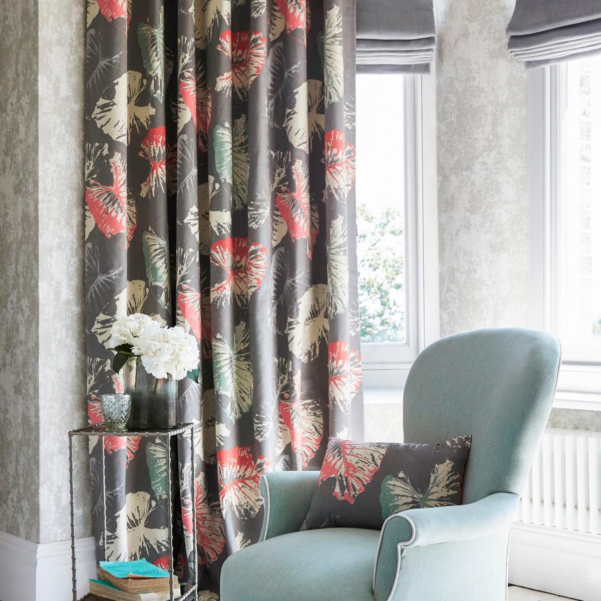 Belvedere Wallpaper 111246 by Harlequin in Ivory White&nbsp;Roll – image 3