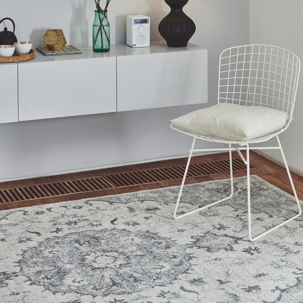 Colt CL05 Medallion TraditionalRugs in Cream 160x230cm – image 1