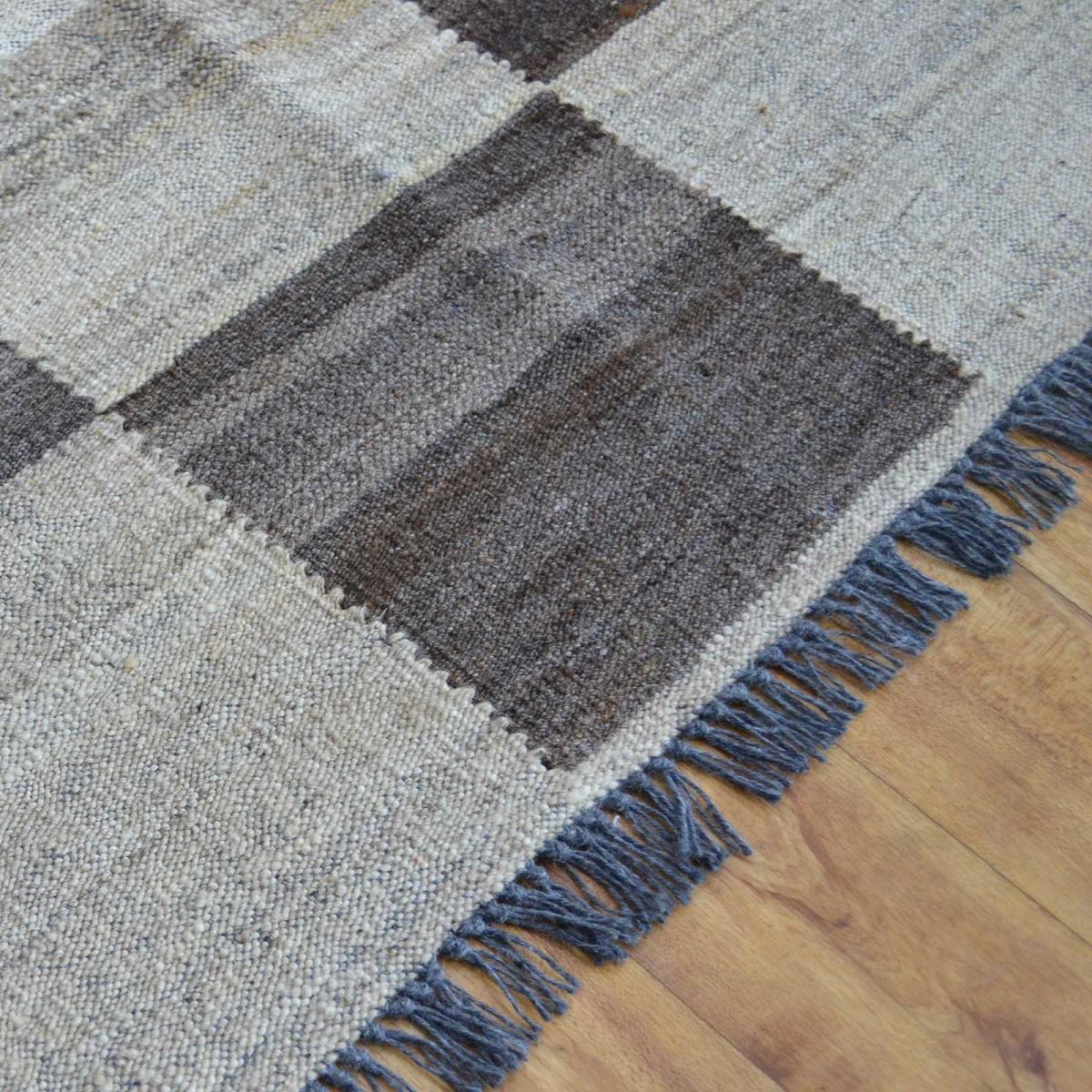 Check Kelim Rug in Beige and Brown – image 2
