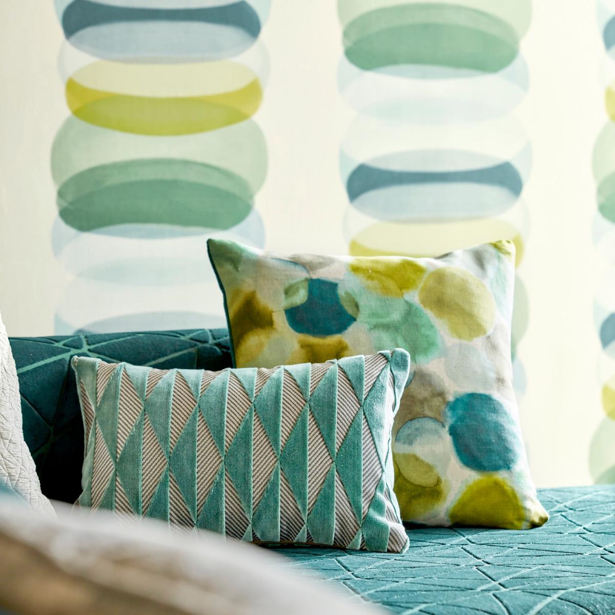 Elliptic Wallpaper 112195 by Harlequin in Emerald GreenRoll – image 4