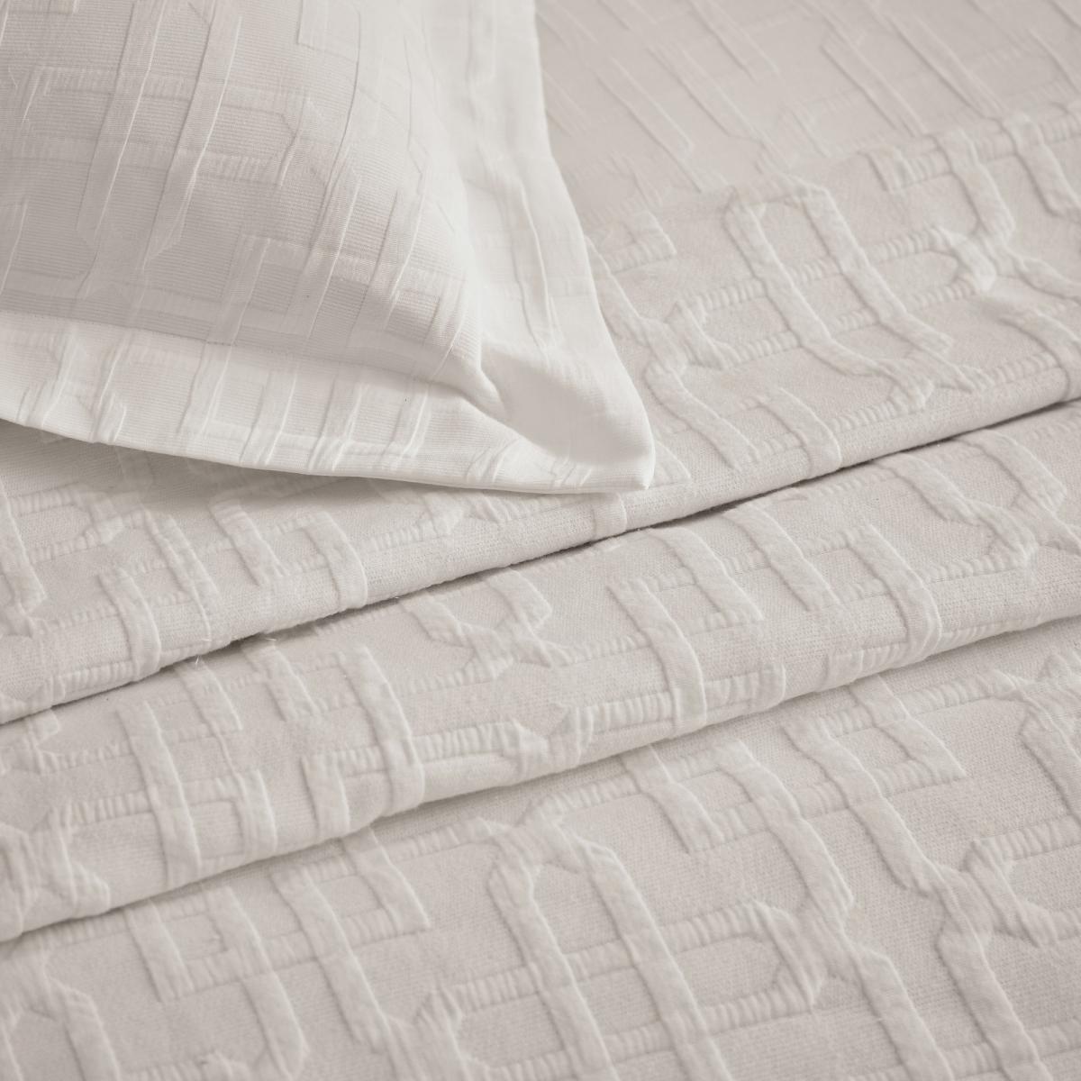 Hampton Trellis Geometric Bedding by Sanderson in White 260x220cm – image 3