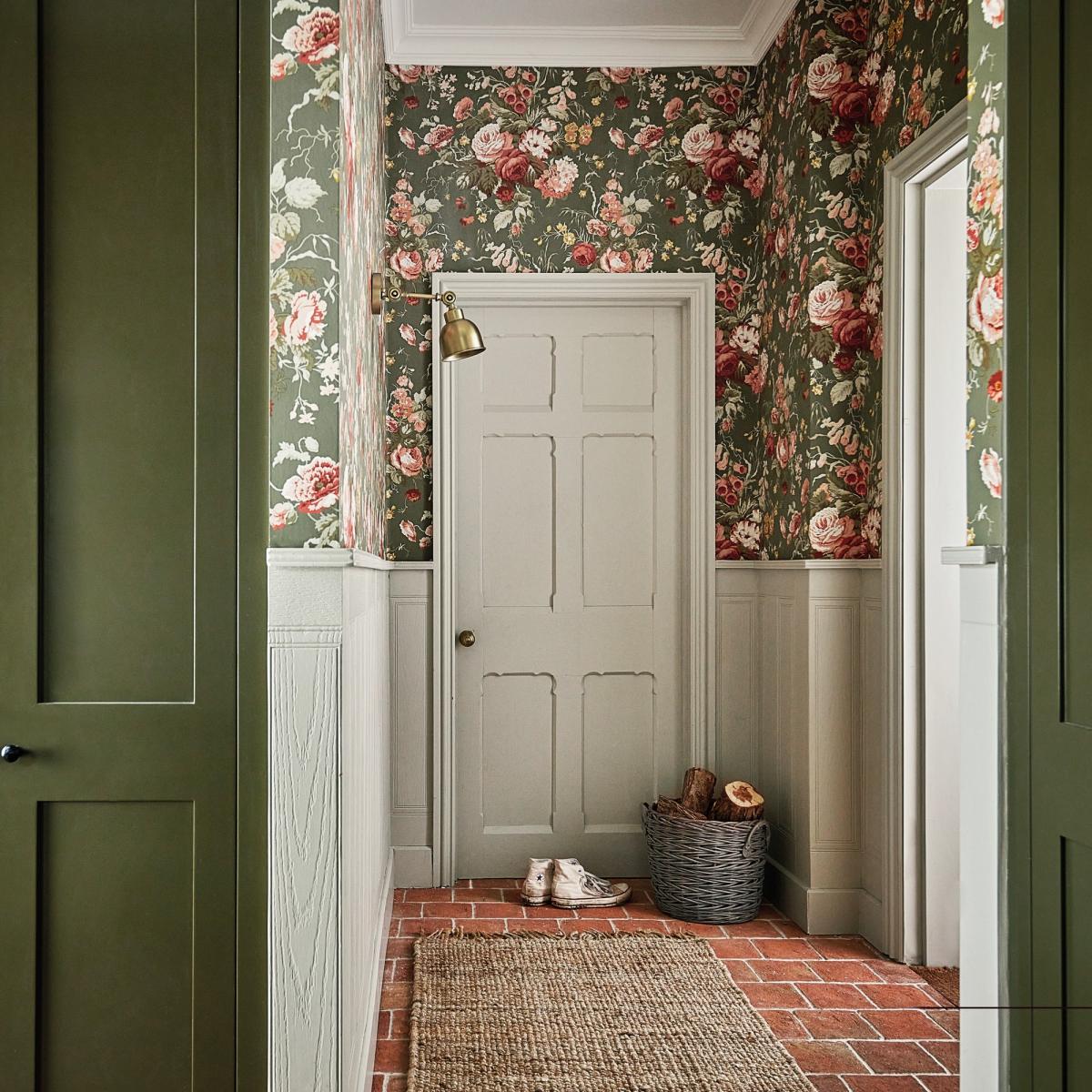 Stapleton Park Wallpaper 217046 by Sanderson in Olive Bengal Red&nbsp;Roll – image 3