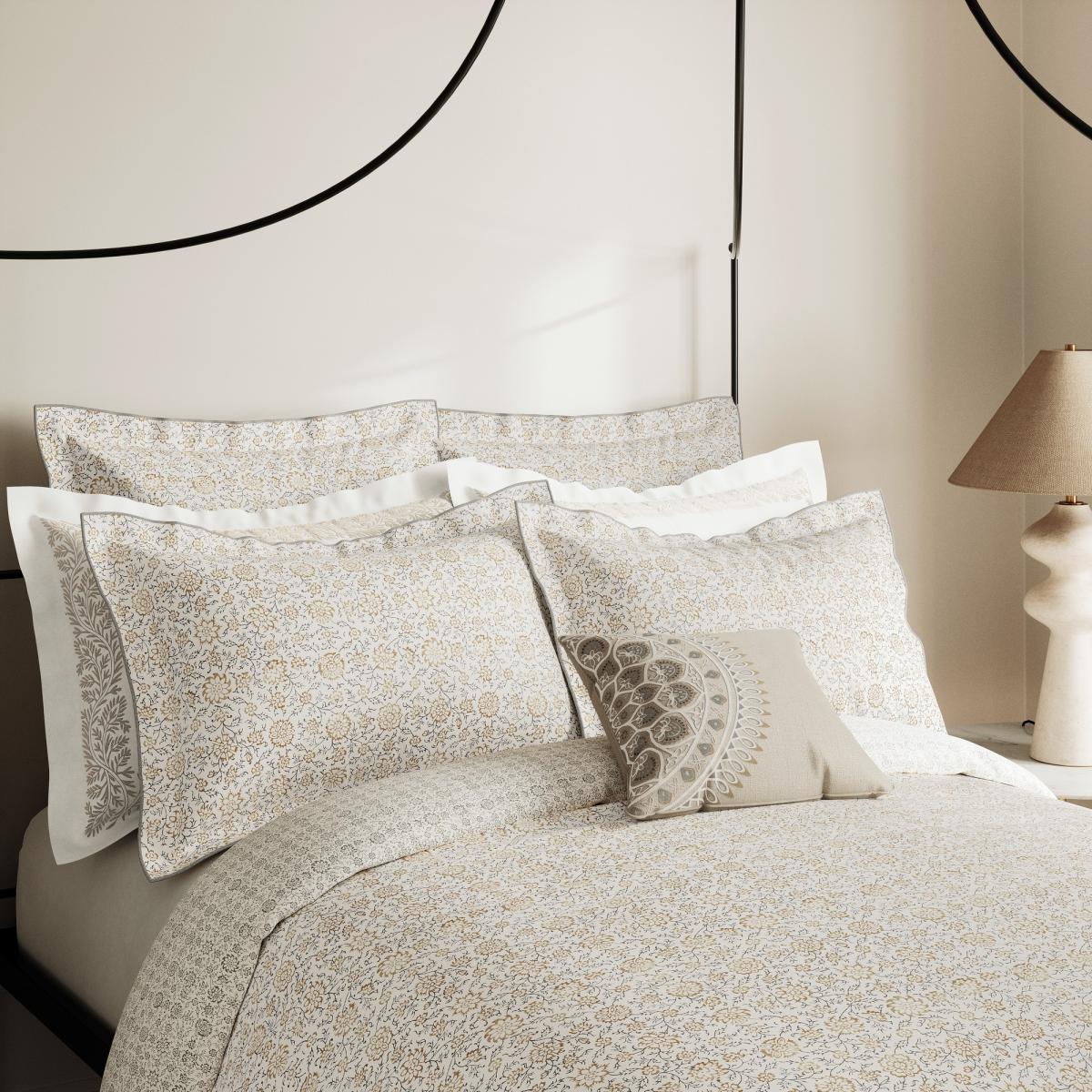 Kerala Floral Bedding by V&A in Ivory & Slate Grey 140x200cm – image 2
