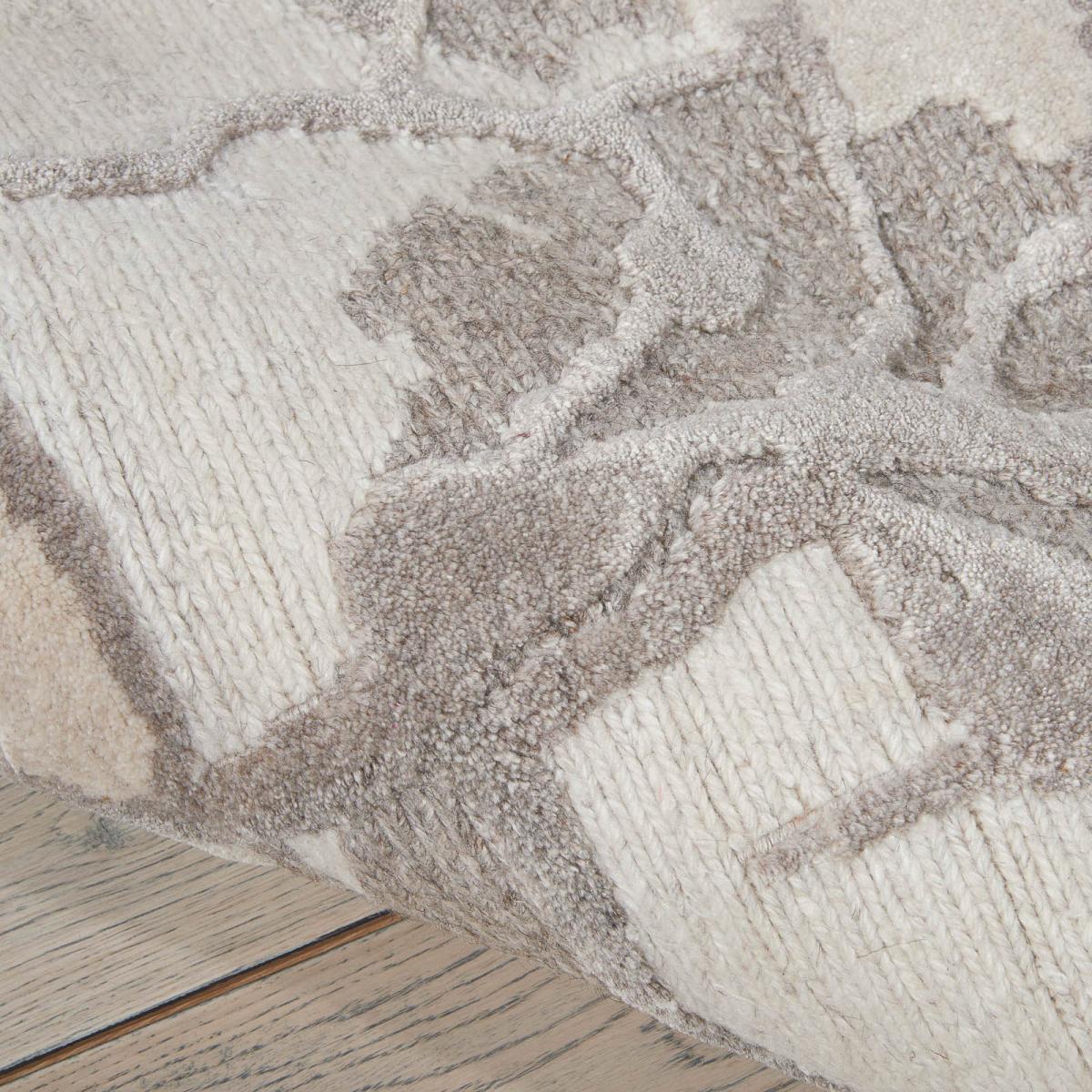 Divine Rugs DIV06 in Ivory by Nourison&nbsp;236x297cm – image 3