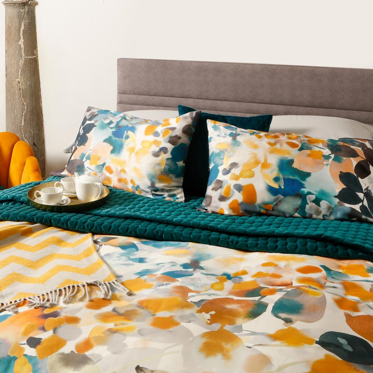 Amber Floral Bedding Duvet Cover and Pillowcase in teal 218x228cm – image 2