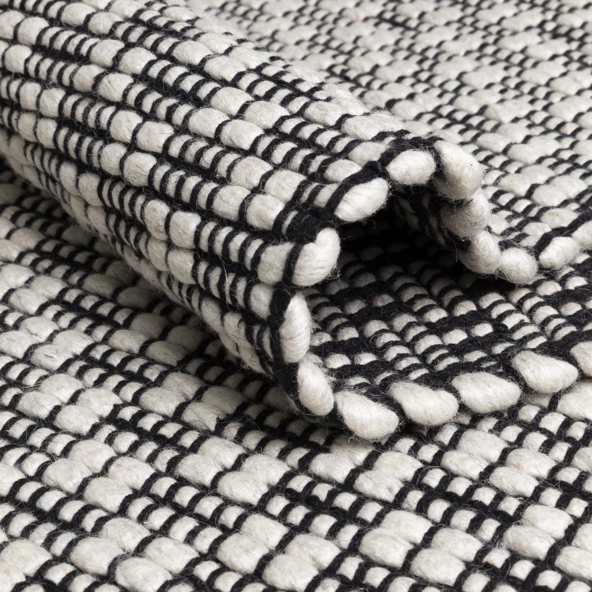 Rhythm Luxury Rugs 248 001 101 in black white by Ligne Pure 140x200cm – image 3