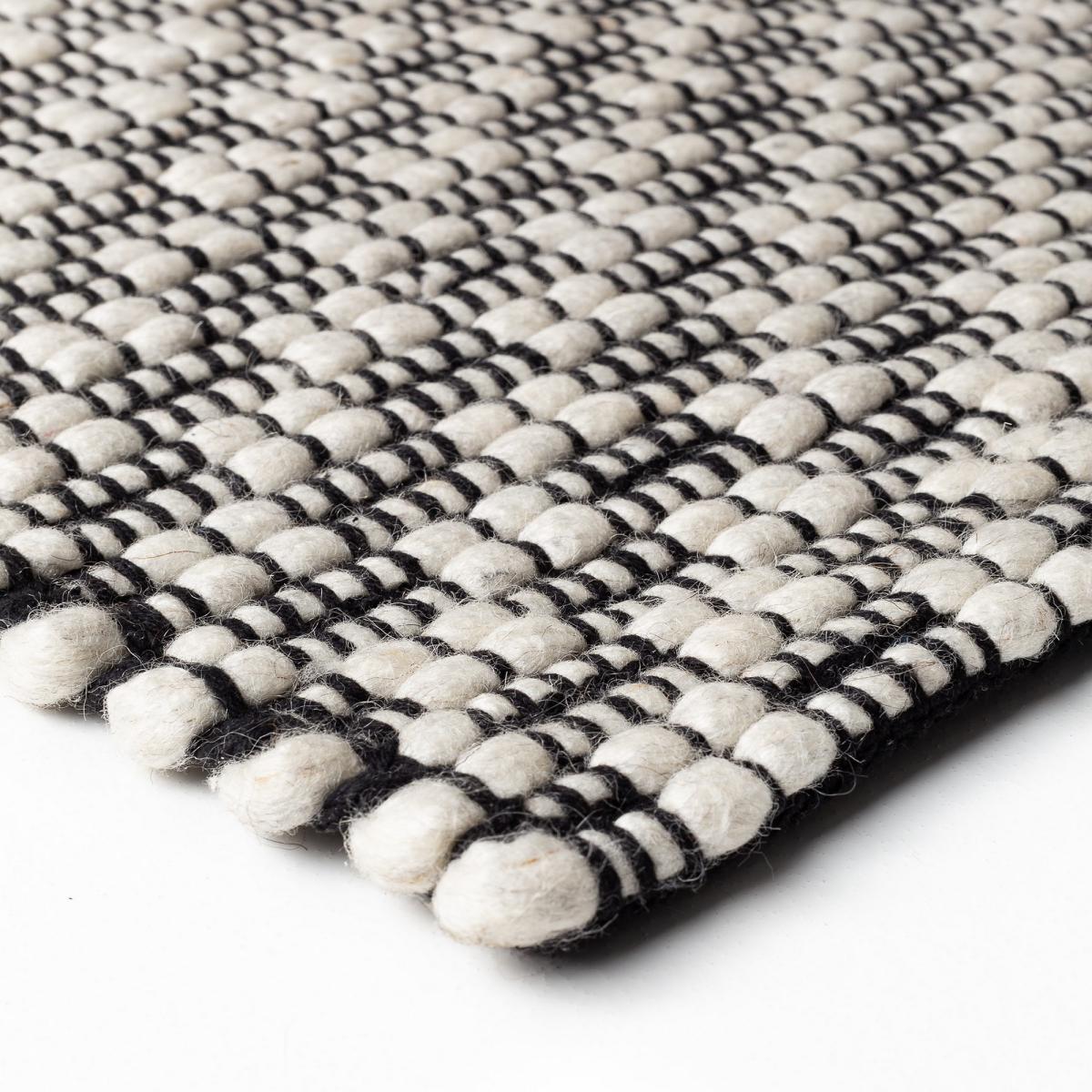 Rhythm Luxury Rugs 248 001 101 in black white by Ligne Pure 140x200cm – image 4
