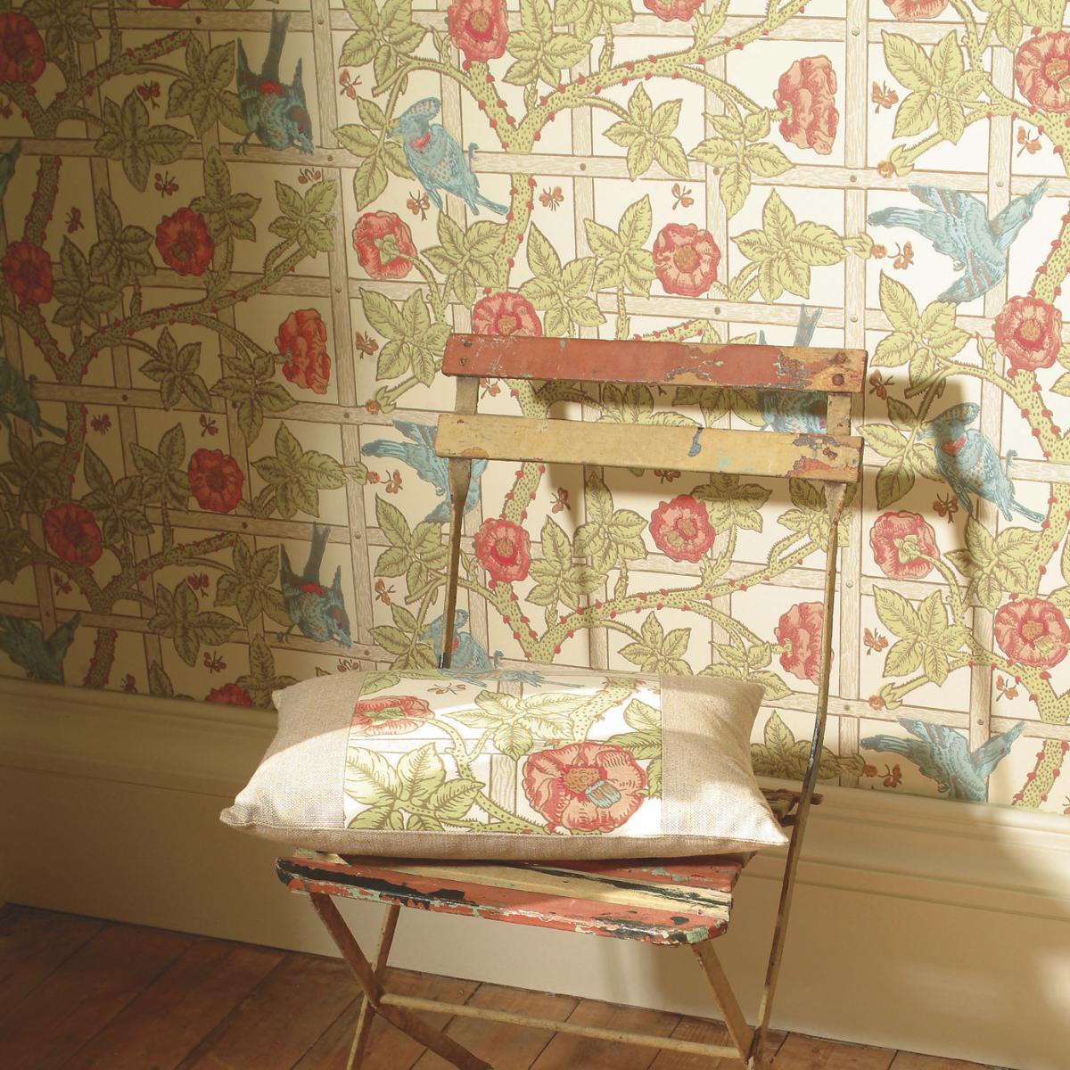 Trellis Wallpaper 101 by Morris & Co in Vanilla Plaster Roll – image 1