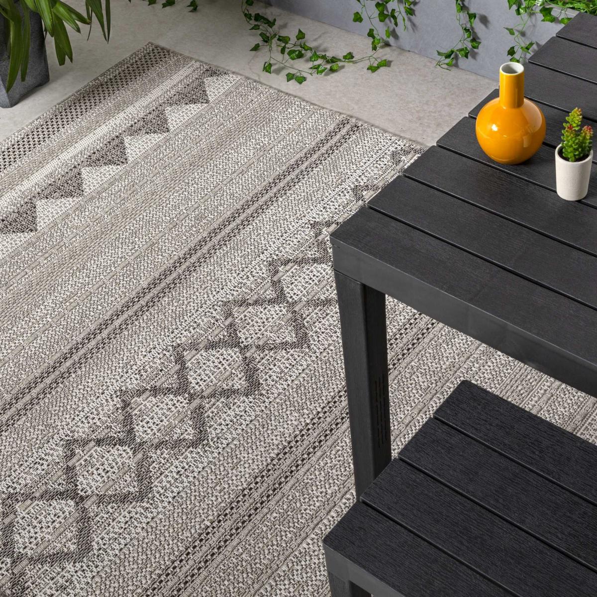 Varanda Diamond Geometric Indoor Outdoor Rugs in VA01 Natural200x290cm – image 1