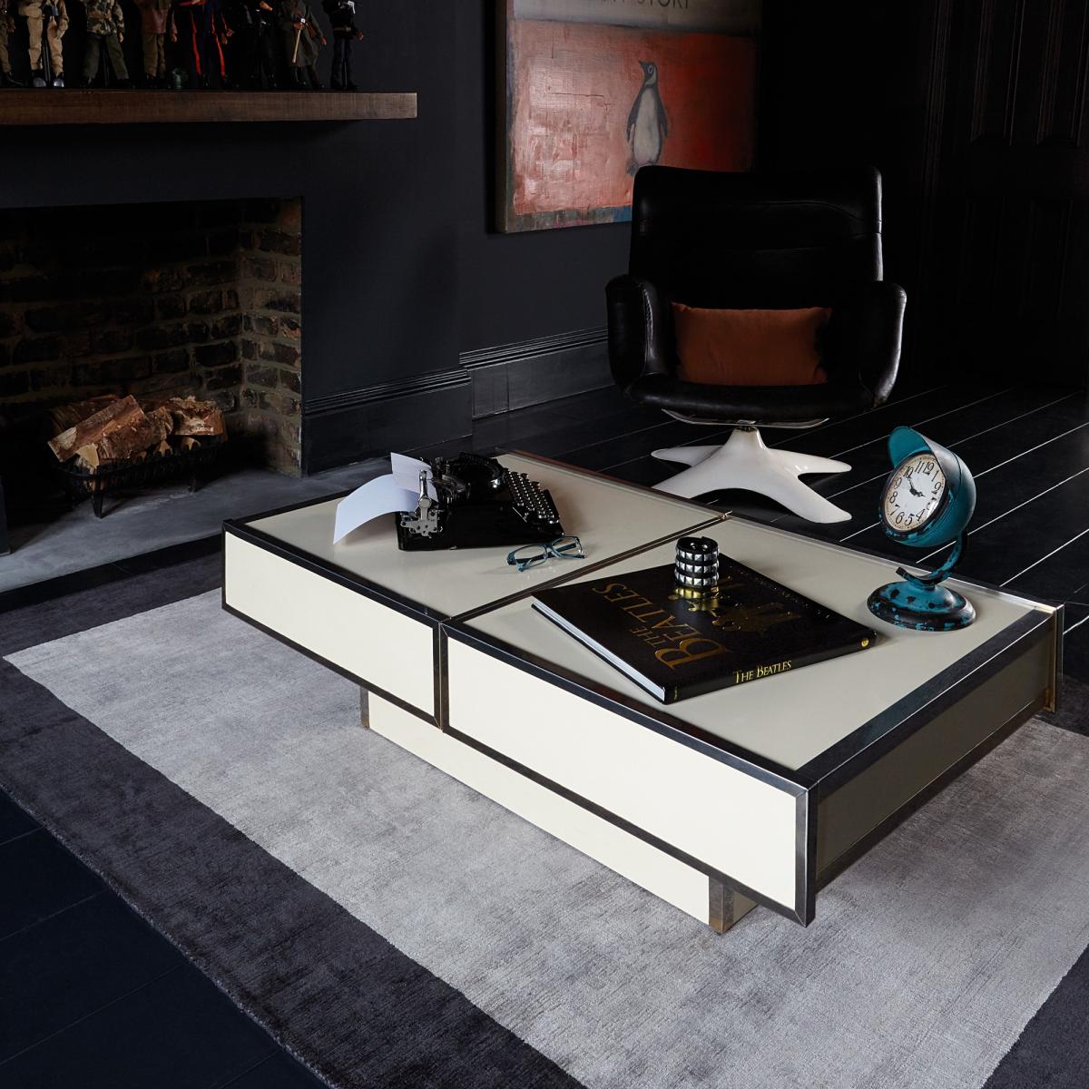 Blade Border Rugs in Charcoal and Silver – image 2