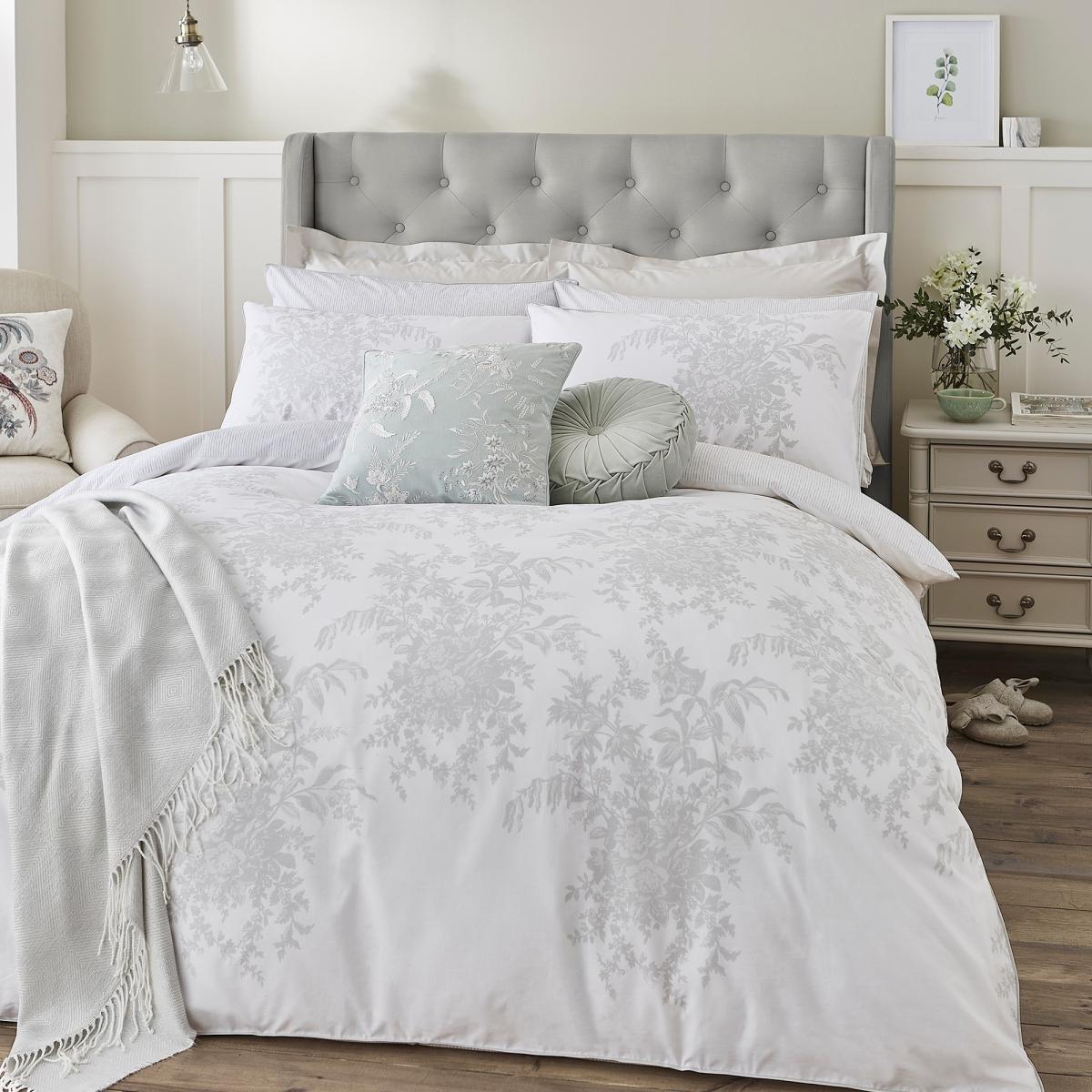 Picardie Cotton Bedding Set by Laura Ashley in Fennel Green137x200cm – image 1