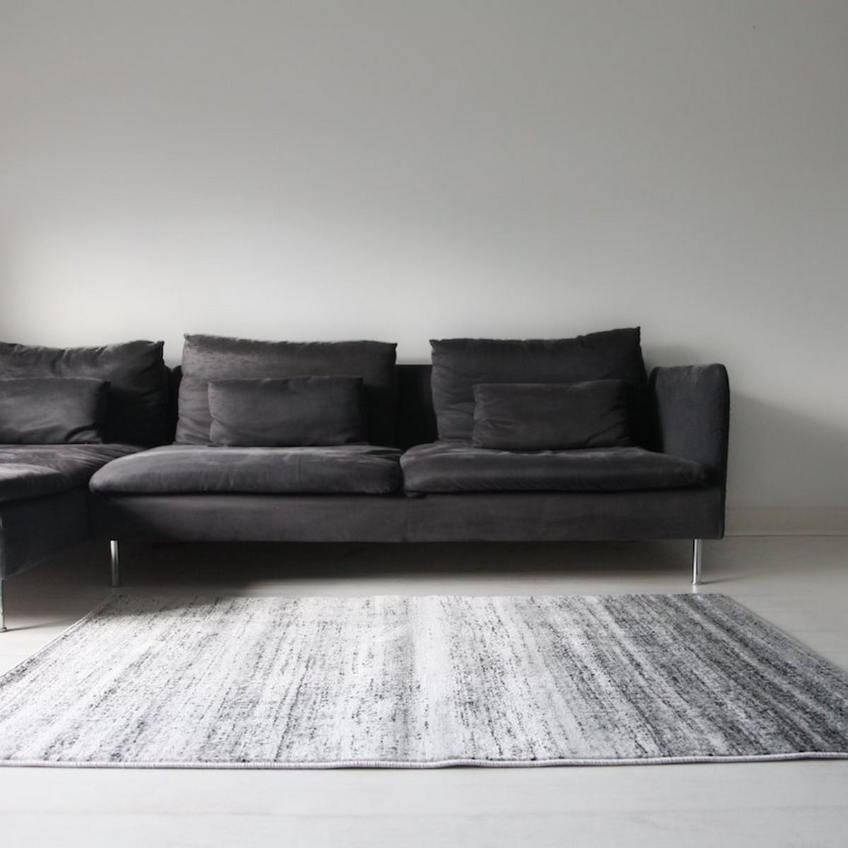 Aquarelle Shimmer Rugs in Silver – image 1