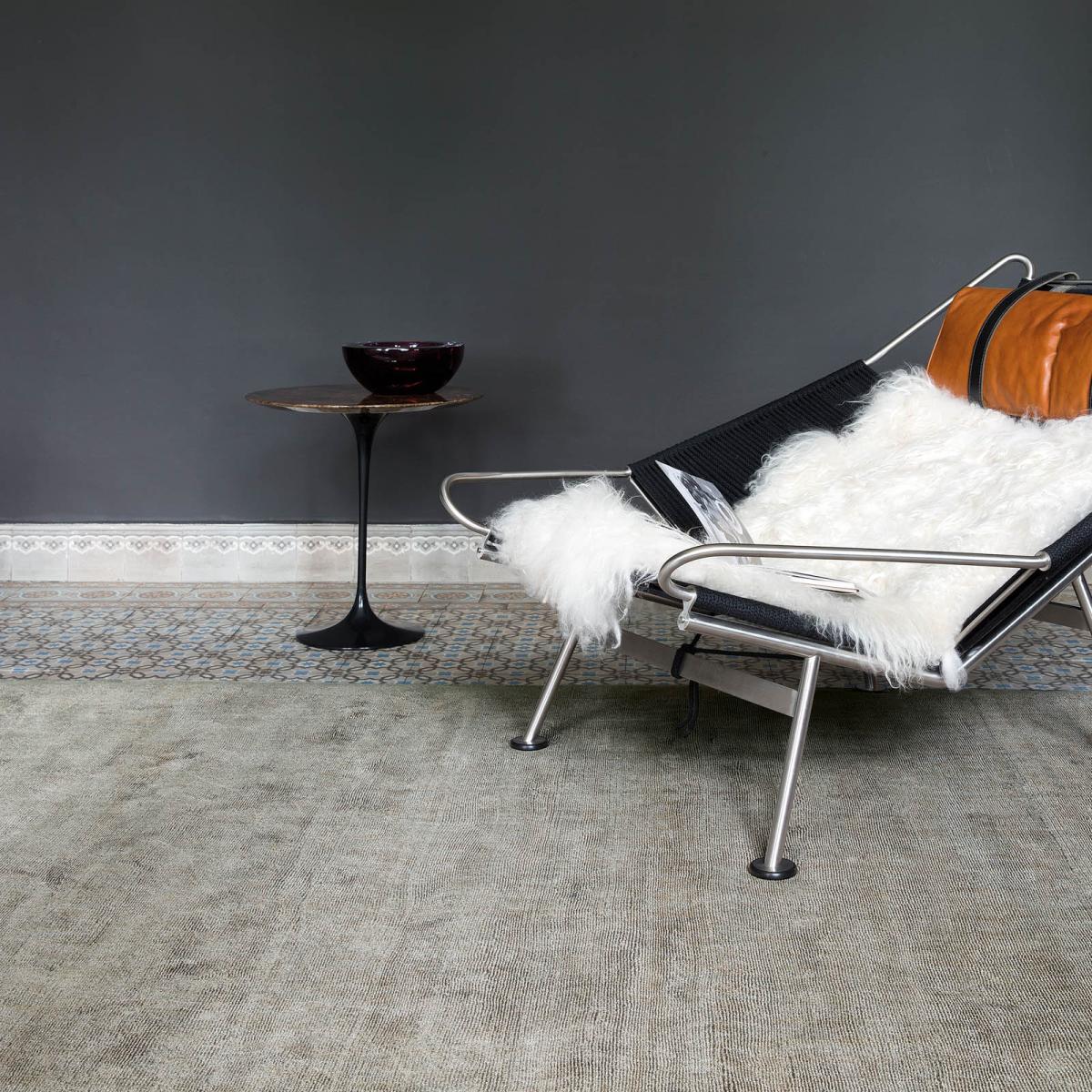 Current Premium Viscose Rugs 206 001 900 in Taupe by Ligne Pure 170x240cm – image 1