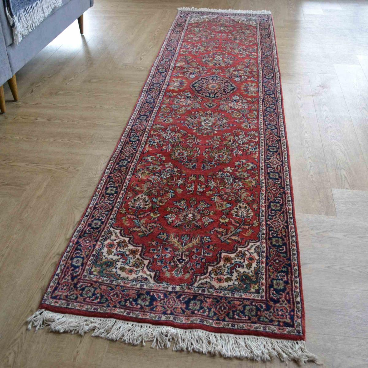 Keshan Traditional Hand Knotted Wool Runner Rug in Red 83x320cm – image 2
