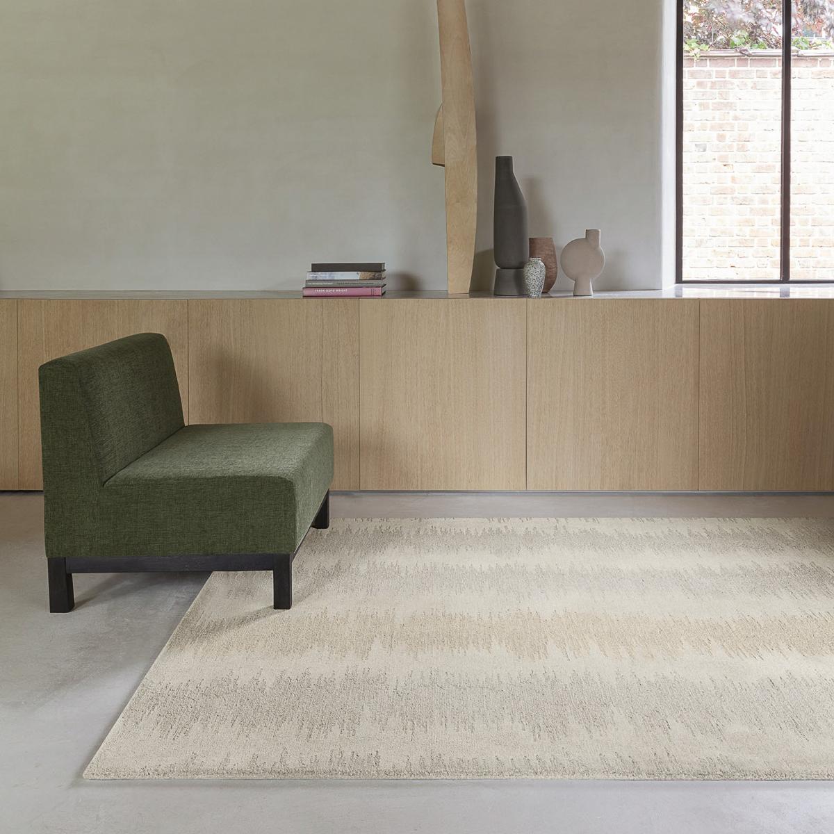 Static Rugs in Green and Ivory 204 001 500
