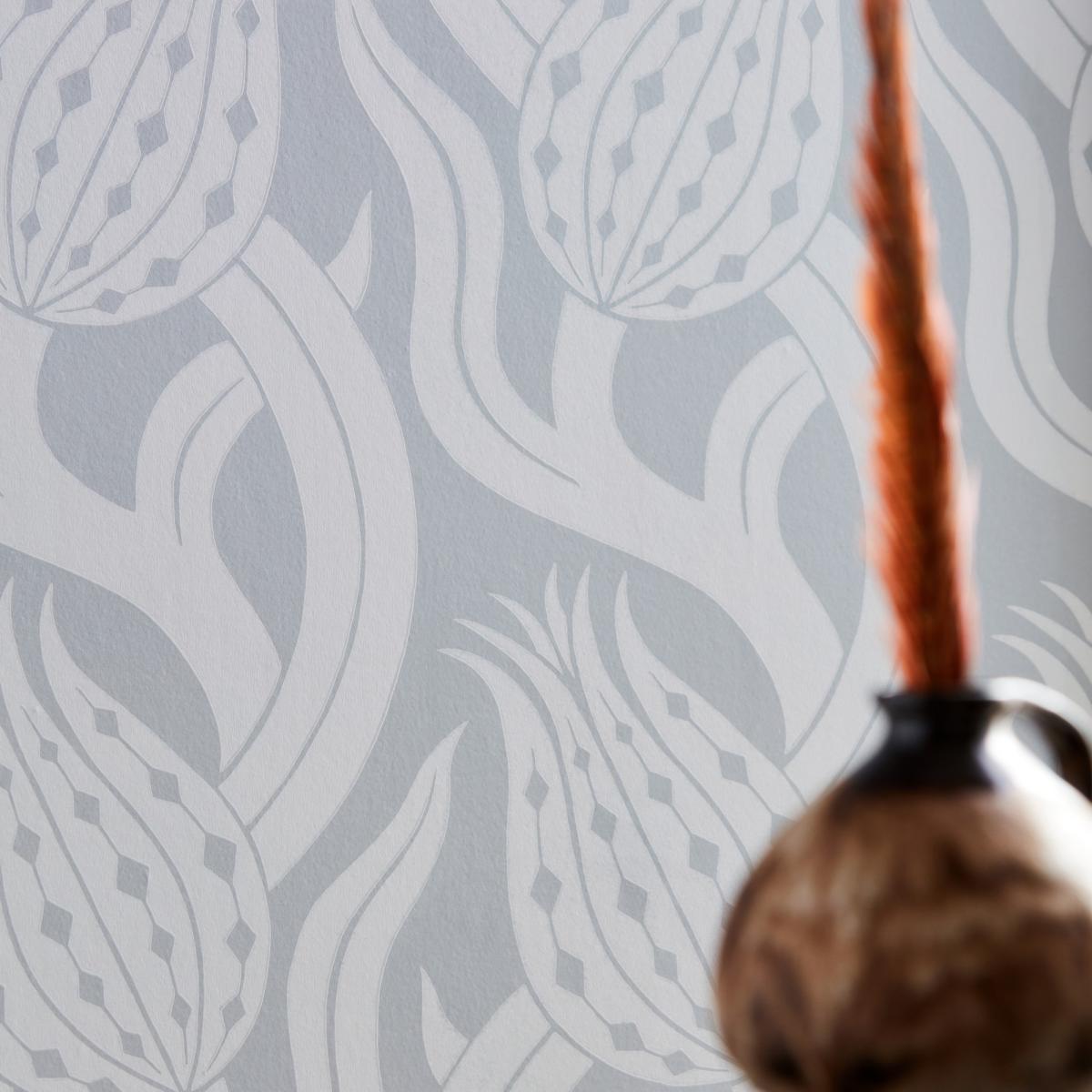 Persian Tulip Wallpaper 312995 by Zoffany in Quartz Grey Roll – image 2