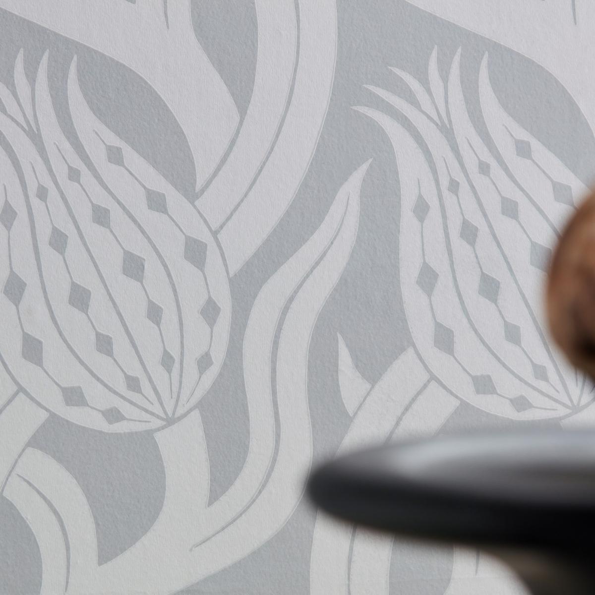 Persian Tulip Wallpaper 312995 by Zoffany in Quartz Grey Roll – image 3