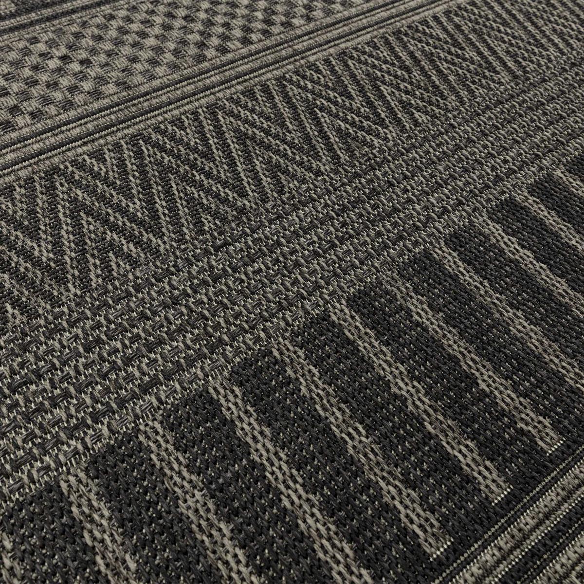 Varanda Diamond Geometric Indoor Outdoor Rugs in VA03 Black120x170cm – image 4