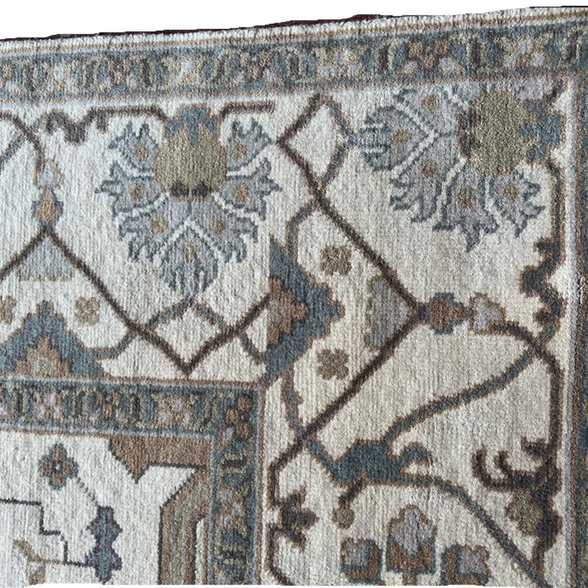 Oushak 60 Traditional Hand Knotted Wool Rug in Beige250x308cm – image 2