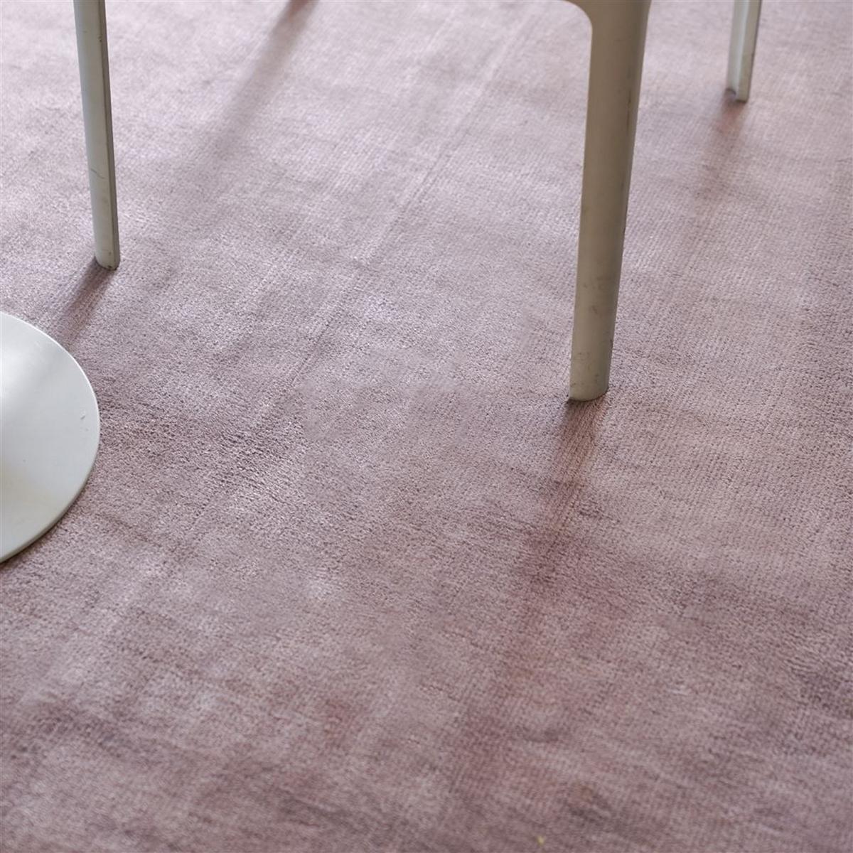 Modern Eberson Plain Ombre Rug in Tuberose Pink by Designers Guild – image 2