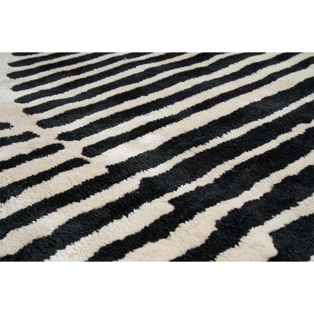 Kobe Large Rug in Wrought Iron - sofa.com – image 3