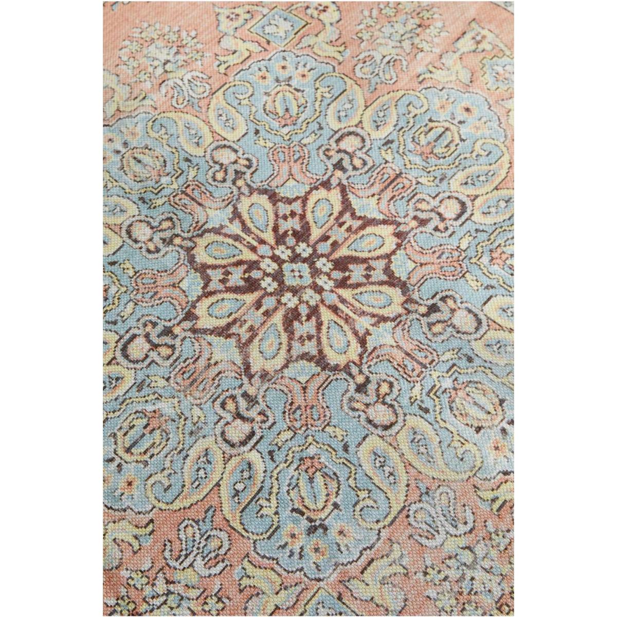 Madison 5x7 Rug - Pink at Urban Outfitters – image 3