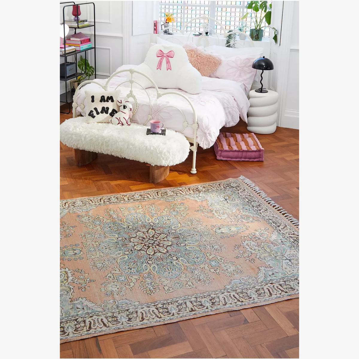 Madison 5x7 Rug - Pink at Urban Outfitters – image 1