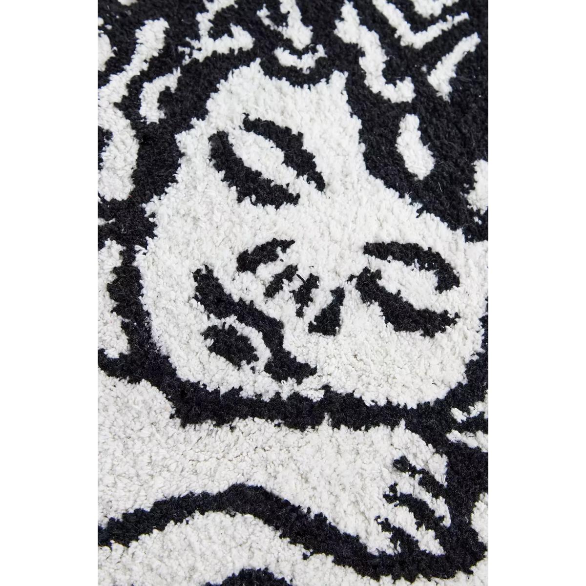Cherub 2x3 Rug - Black/White at Urban Outfitters – image 4