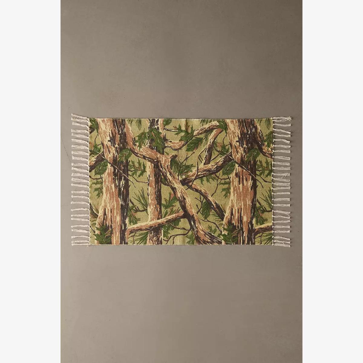 Camo Printed 2x3 Rug - Green at Urban Outfitters – image 1