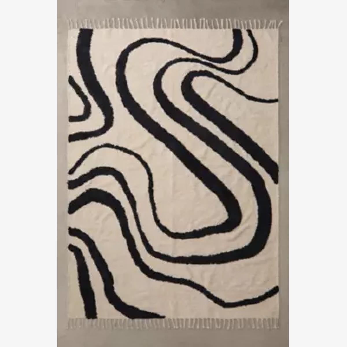 Mono Wave 5x7 Rug - Black/White at Urban Outfitters – image 1