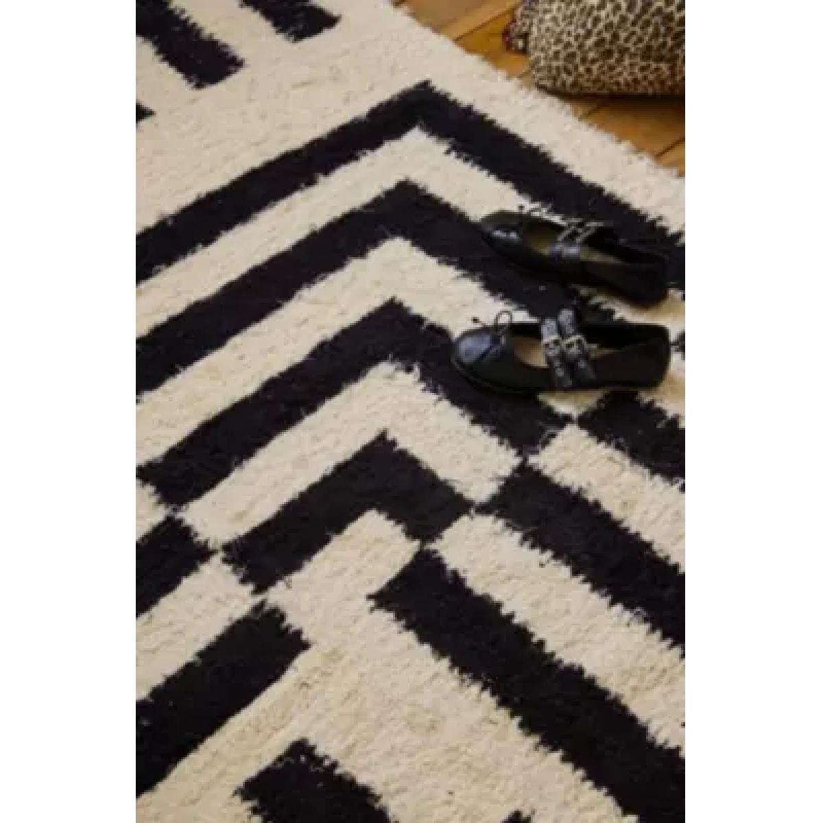 Black & White Asher 5x7 Rug - Black/White at Urban Outfitters – image 7
