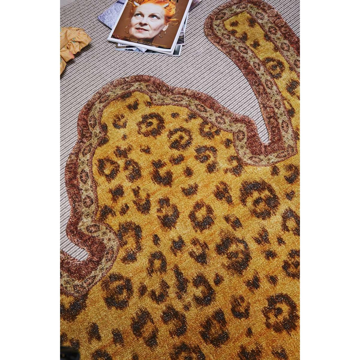 Leonore 5x7 Rug - Gold at Urban Outfitters – image 3