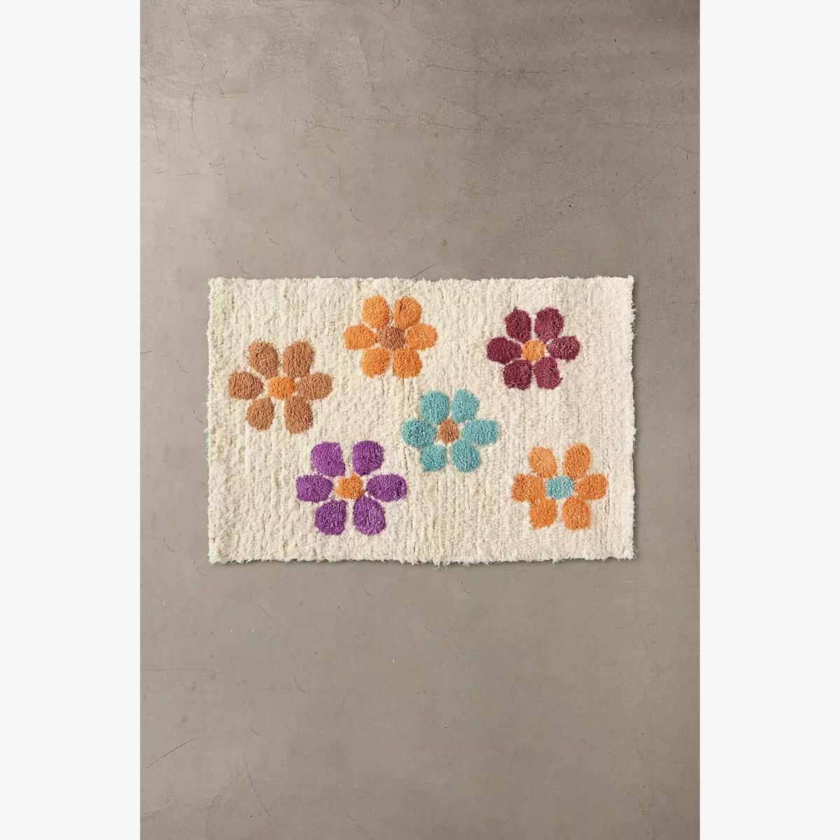 Floral Tufted 2x3 Rug at Urban Outfitters – image 1