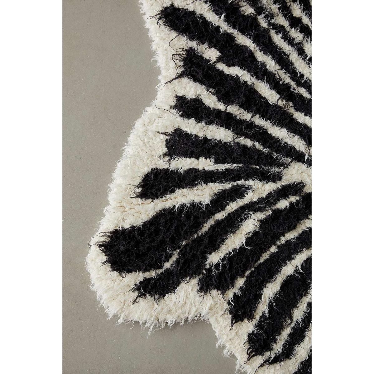 Urban Outfitters Zebra Rug - Black/White 183cm x 122cm – image 6