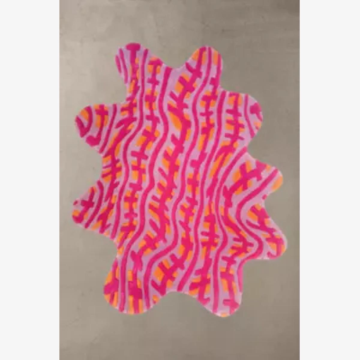Wavey Casa Wavey Rug - Pink 140cm X 130cm at Urban Outfitters – image 1